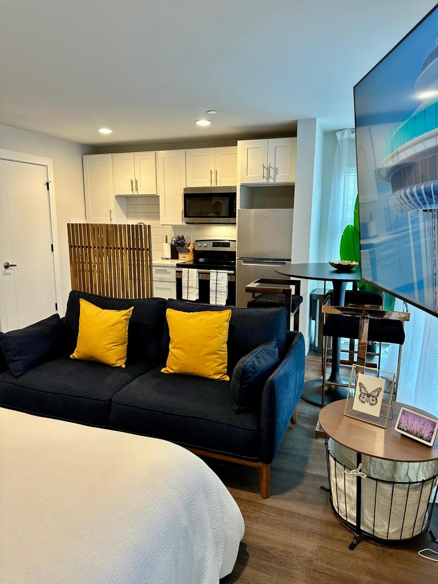شقة Luxe: Modern Retreat In The City سياتل المظهر الخارجي الصورة